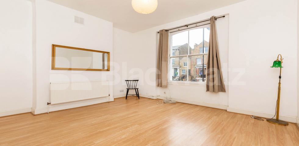 			2 Bedroom, 1 bath, 1 reception Apartment			 Sandringham Road, Dalston 